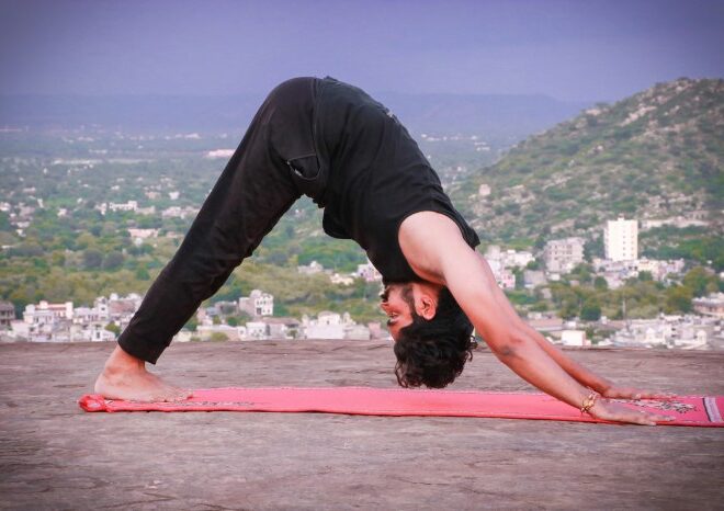 Yoga Hatha: Praktik Kuno untuk Kesehatan Fi...