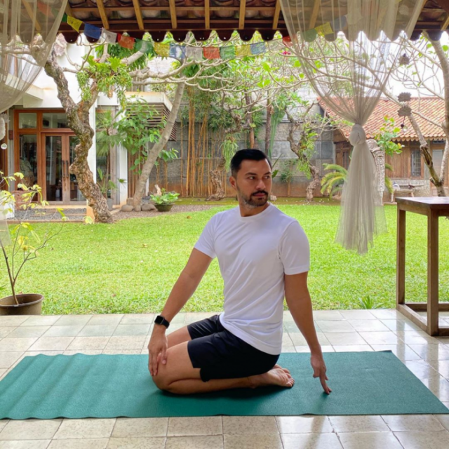 Anjasmara yoga